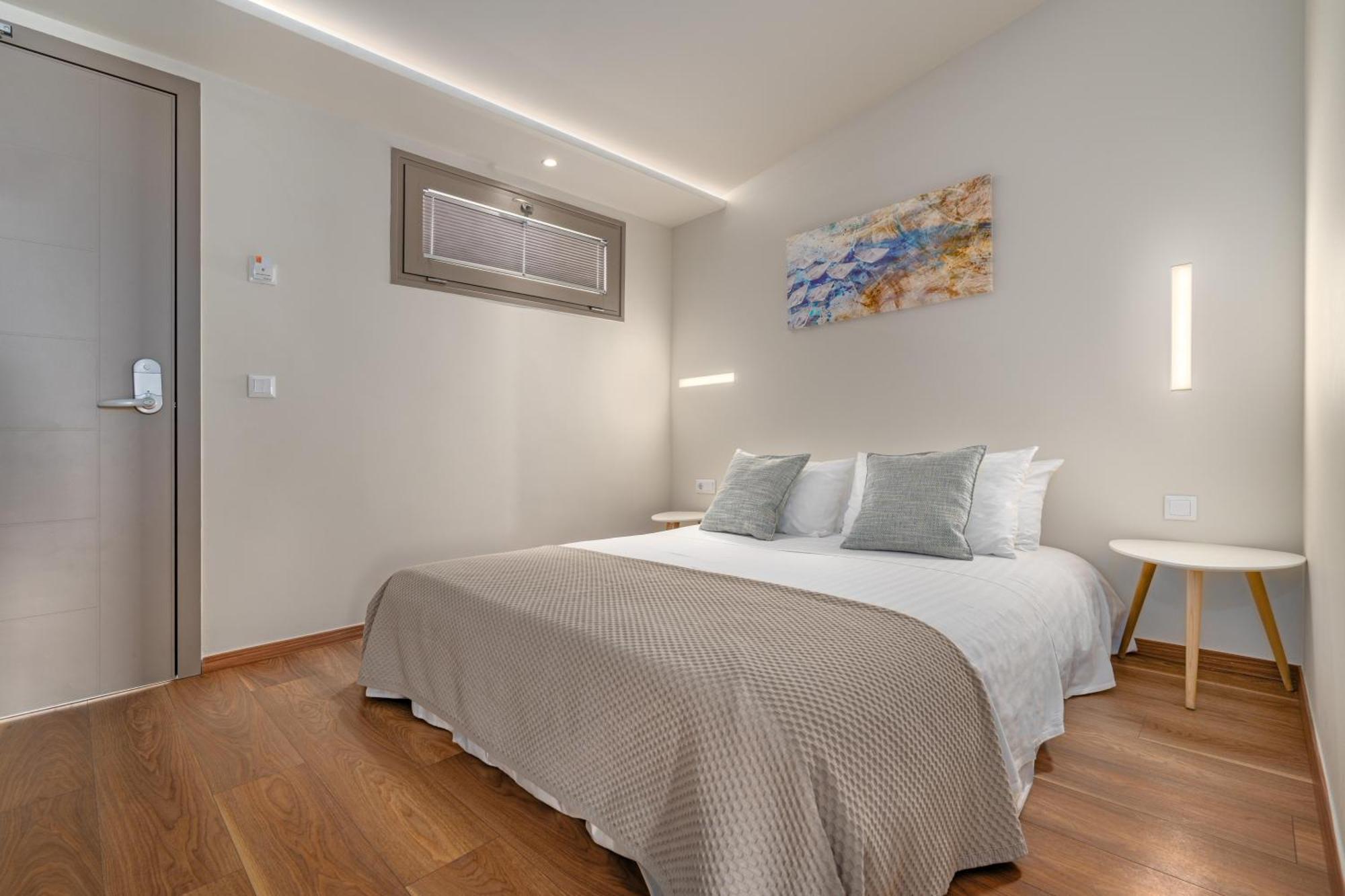 Ammon Zeus Luxury